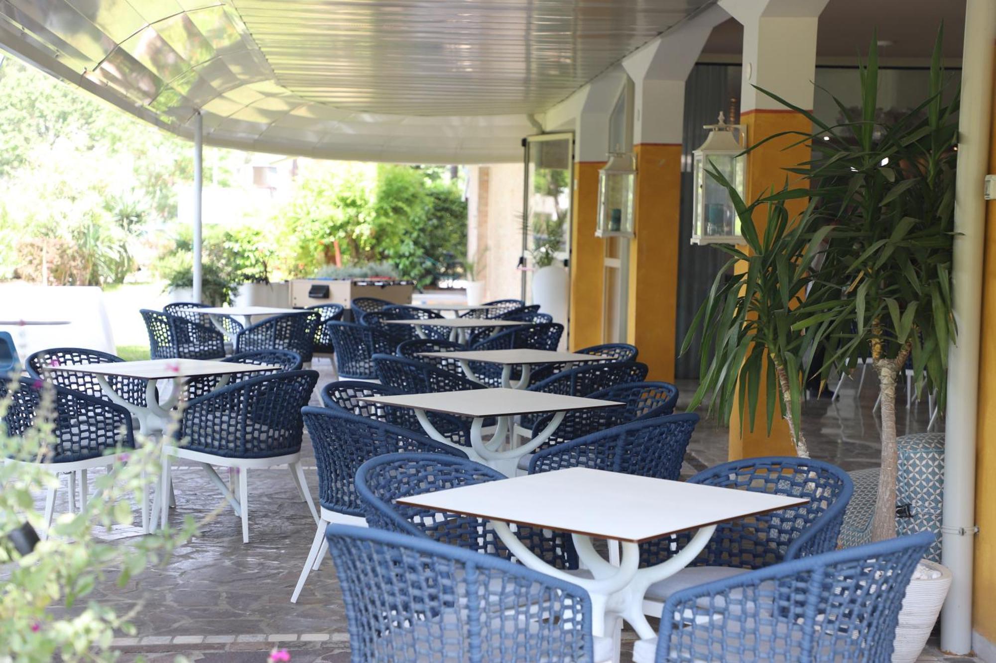 Hotel Hiki 3 Superior Бибионе Экстерьер фото