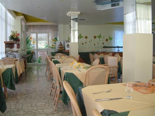 Hotel Hiki 3 Superior Бибионе Экстерьер фото