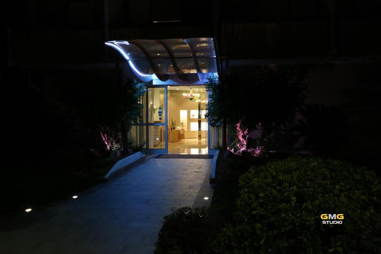 Hotel Hiki 3 Superior Бибионе Экстерьер фото
