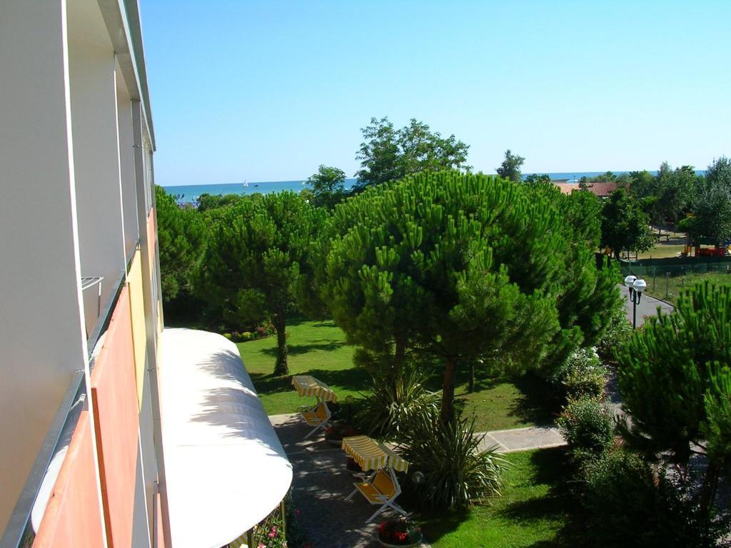 Hotel Hiki 3 Superior Бибионе Экстерьер фото
